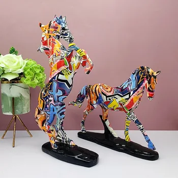 Американски Цветни Аксесоари от смола с графити под формата на коне, Приготвени за Хол, Мебели за работния плот, Занаяти, Офис етажерка, Статуетки, Декор