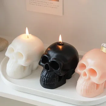 Ароматни свещи във формата на череп на Хелоуин
